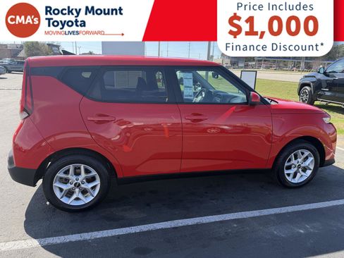 Used 2022 Kia Soul LX w/ Technology Package image 8