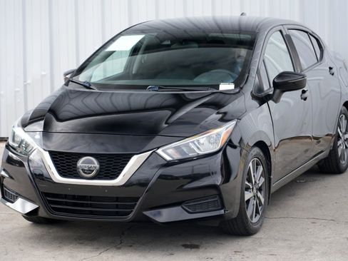 Used 2021 Nissan Versa SV image 39