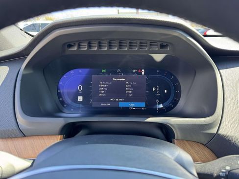 Used 2024 Volvo XC90 B5 Plus w/ Protection Package image 23