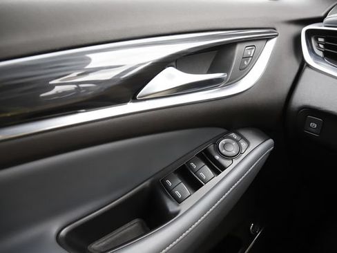 Used 2022 Buick Enclave Essence FWD image 24
