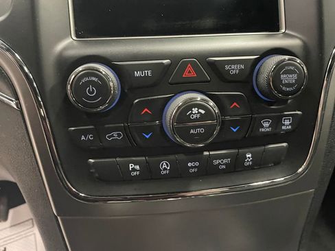 Used 2018 Jeep Grand Cherokee Limited image 12