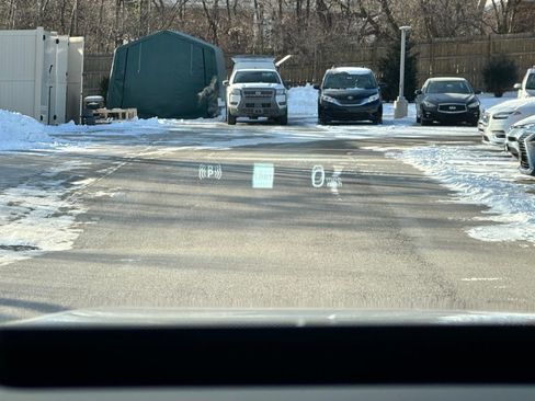 Used 2025 BMW 530i xDrive w/ Premium Package image 25