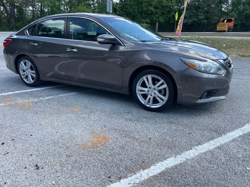 Used 2016 Nissan Altima 3.5 SL FWD image 5