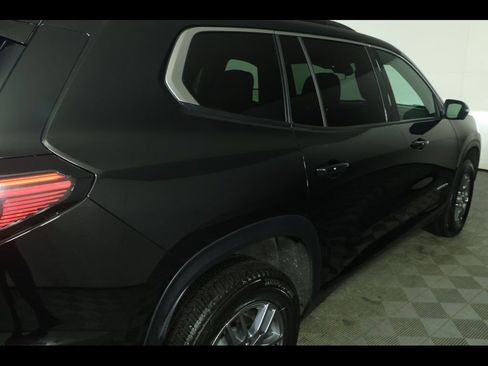 Used 2025 GMC Acadia Elevation image 19