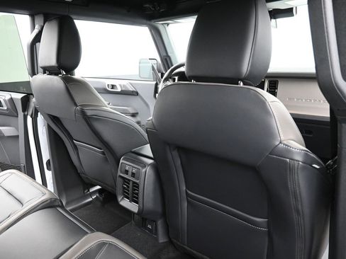 New 2025 Ford Bronco Outer Banks image 12