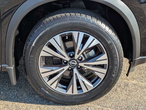 Used 2023 Nissan Rogue SV FWD image 11