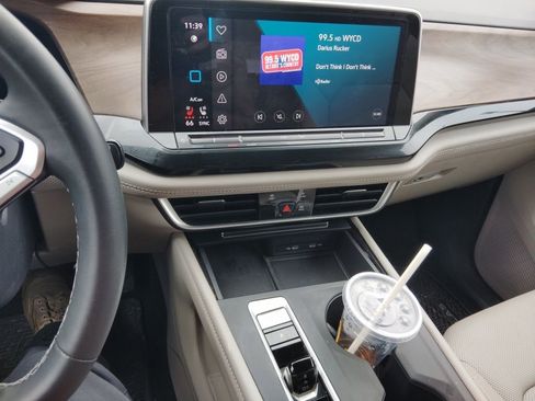 Used 2024 Volkswagen Atlas SE image 15