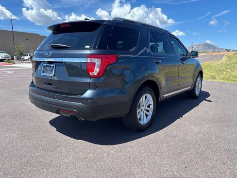 Used 2017 Ford Explorer XLT w/ Equipment Group 202A FWD image 5