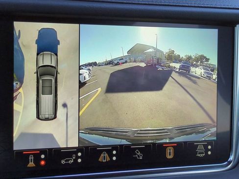 Used 2023 GMC Yukon Denali w/ Advanced Technology Package image 21