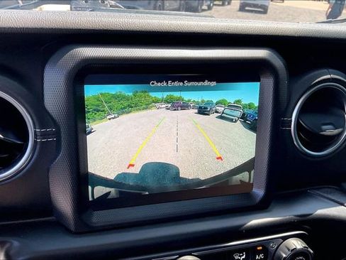 Used 2022 Jeep Wrangler Unlimited Sahara w/ Cold Weather Group AWD/4WD image 14