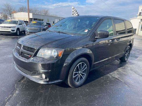 Used 2019 Dodge Grand Caravan GT image 2