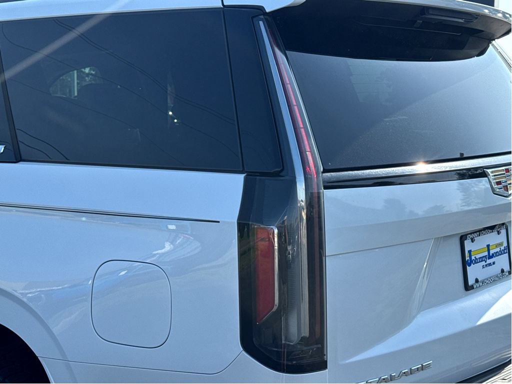 Used 2024 Cadillac Escalade Sport Platinum AWD/4WD image 6