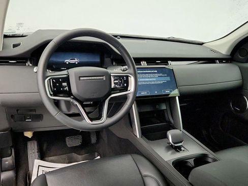 Used 2025 Land Rover Discovery Sport S image 12