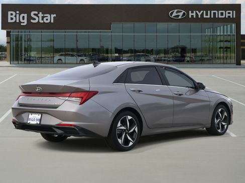 Used 2023 Hyundai Elantra Limited image 4