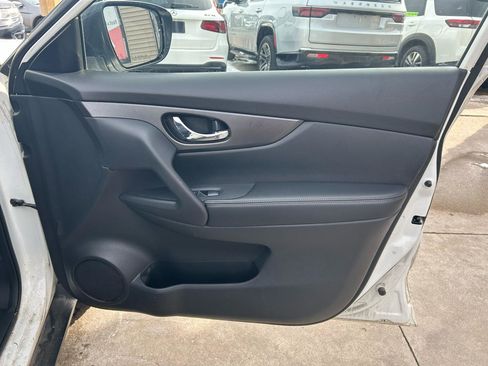 Used 2016 Nissan Rogue S image 16