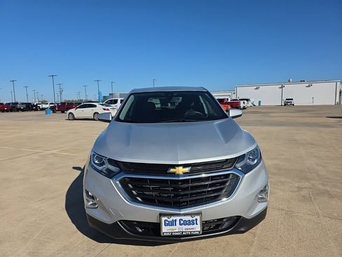 Used 2020 Chevrolet Equinox LT image 2