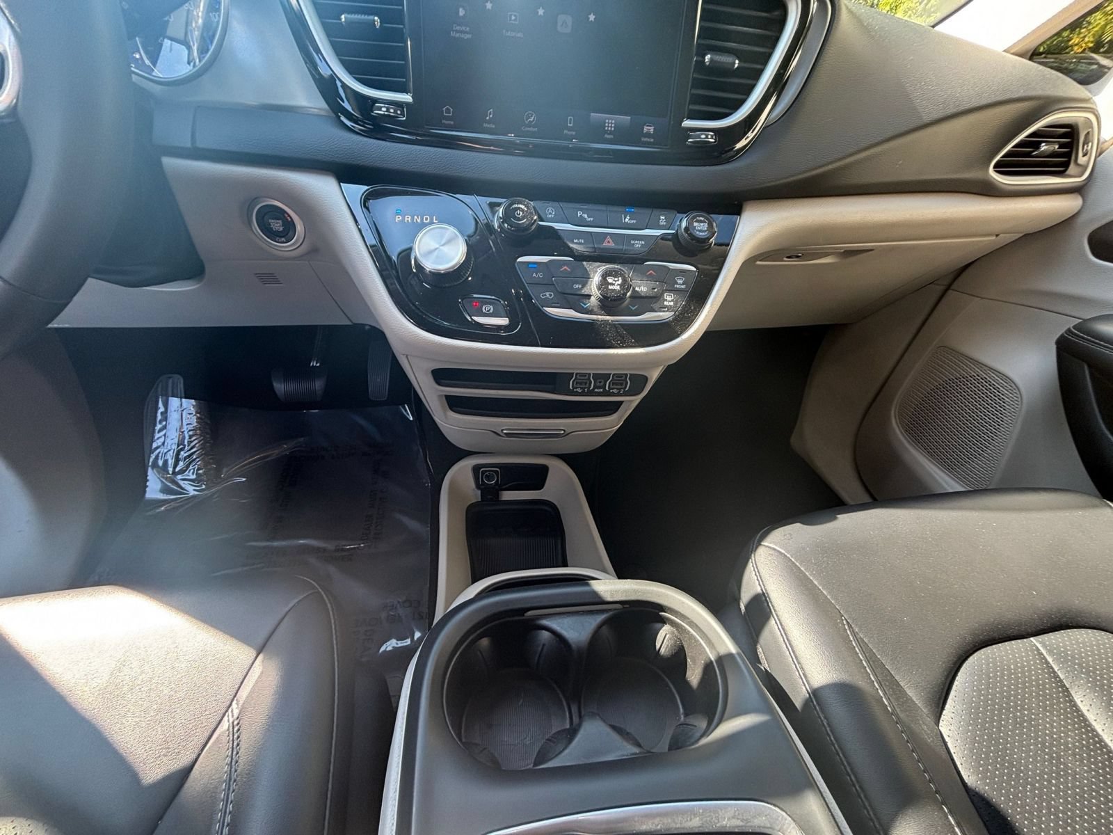 Used 2024 Chrysler Pacifica Touring-L FWD image 40