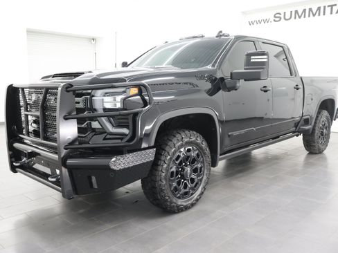 Used 2024 Chevrolet Silverado 3500 High Country w/ High Country Premium Package AWD/4WD image 7