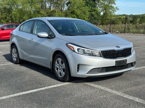 Used 2018 Kia Forte LX FWD image 3