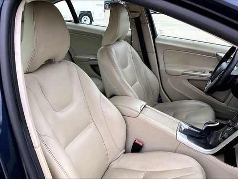 Used 2015 Volvo S60 T5 Premier image 10