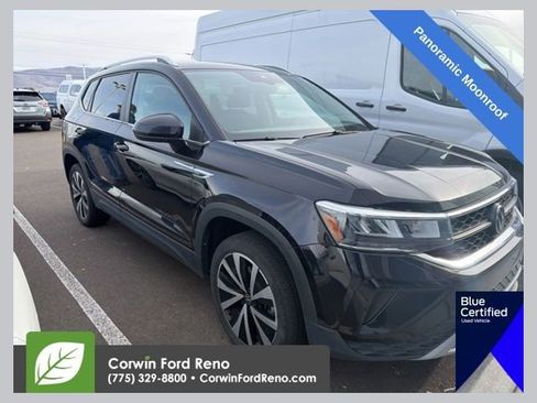 Used 2023 Volkswagen Taos SE w/ Panoramic Sunroof Package image 1