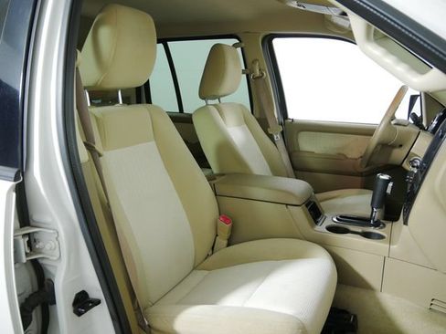 Used 2010 Ford Explorer XLT AWD/4WD image 14