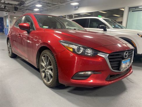 Used 2018 MAZDA MAZDA3 Touring image 3