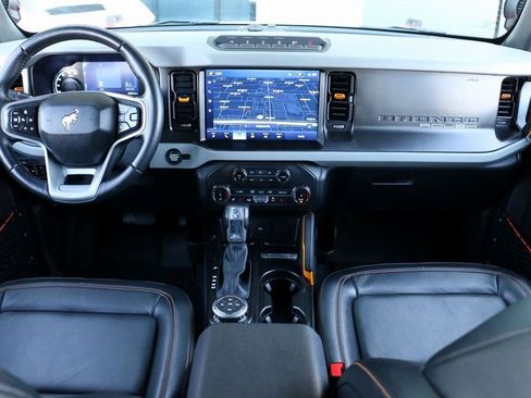 Used 2022 Ford Bronco Badlands image 28