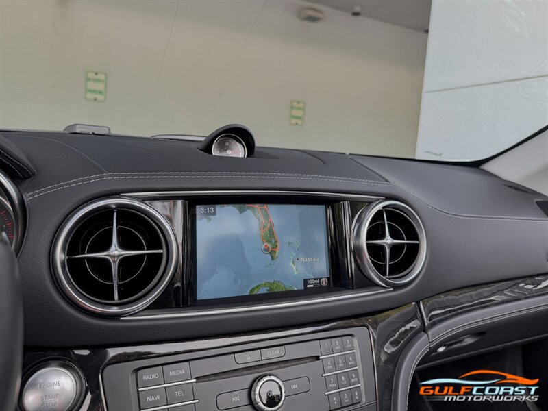 Used 2019 Mercedes-Benz SL 550 w/ Driver Assistance Package image 16