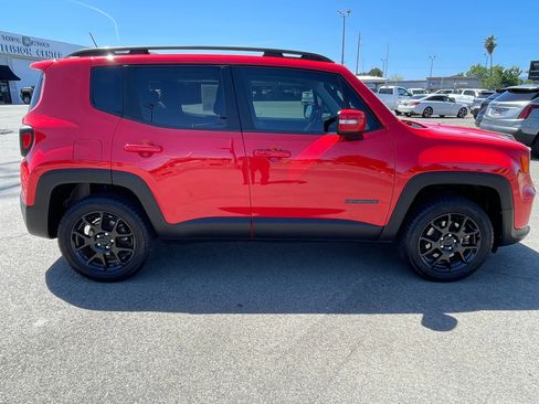 Used 2020 Jeep Renegade Altitude image 2
