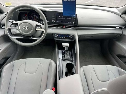 Used 2023 Hyundai Elantra SEL FWD image 13