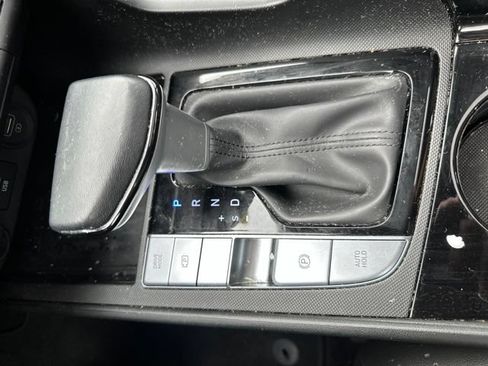 Used 2023 Hyundai Elantra Limited FWD image 22