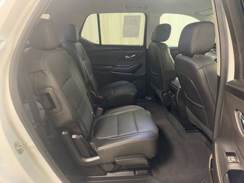 Used 2021 Chevrolet Traverse Premier image 38