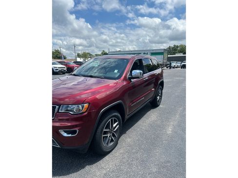 Used 2022 Jeep Grand Cherokee Limited AWD/4WD image 3