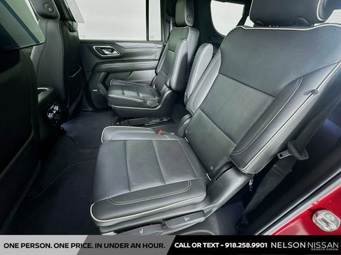 Used 2021 GMC Yukon XL SLT w/ SLT Luxury Plus Package AWD/4WD image 26