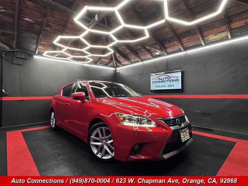 Used 2014 Lexus CT 200h w/ Seat Comfort Package FWD image 1