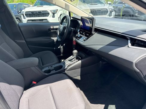 Used 2025 Toyota Corolla LE FWD image 26