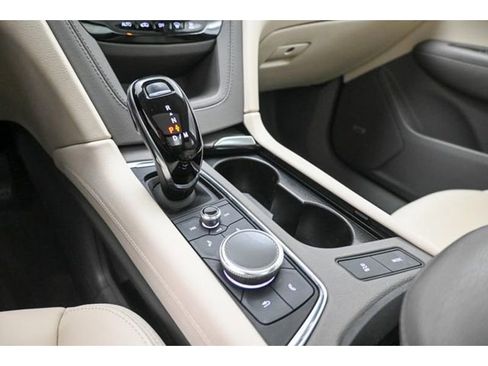 Used 2022 Cadillac XT6 Premium Luxury w/ Technology Package image 13