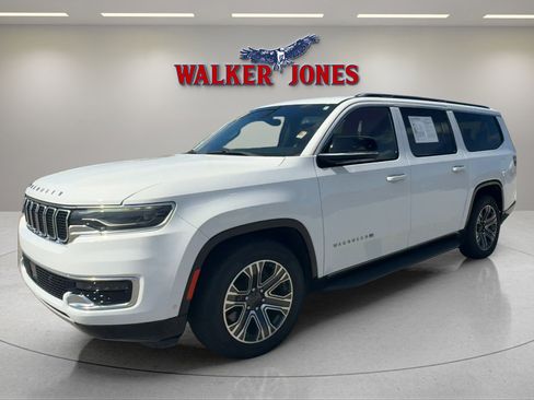 Used 2023 Jeep Wagoneer L Series II image 7