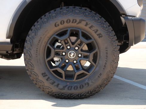 New 2026 Ford Bronco Badlands AWD/4WD image 7