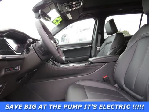 Used 2025 Jeep Wagoneer S Limited AWD/4WD image 14