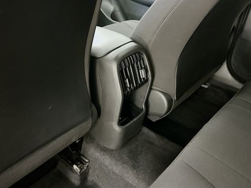 Used 2025 Hyundai Kona SEL AWD/4WD image 28