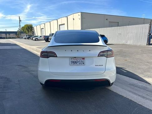 Used 2024 Tesla Model Y Performance image 6