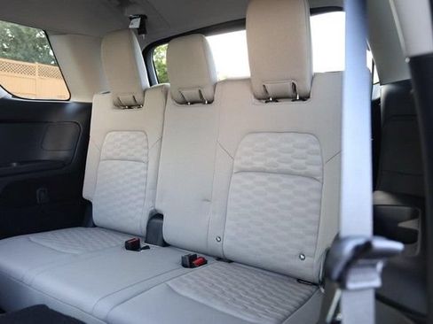 Certified 2025 Nissan Pathfinder SV w/ SV Premium Package AWD/4WD image 27