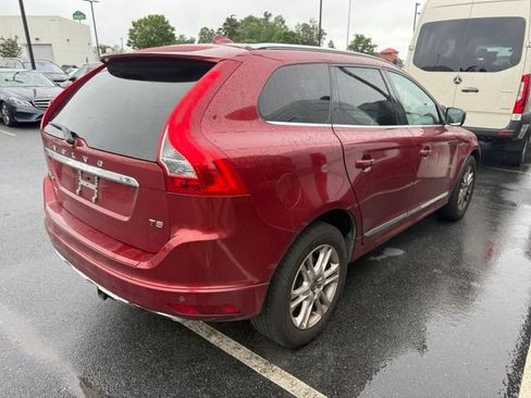 Used 2016 Volvo XC60 T5 Premier w/ Proximity Package FWD image 4