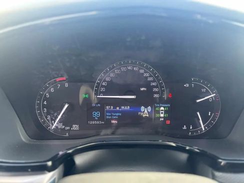 Used 2017 Cadillac XT5 Luxury AWD/4WD image 13