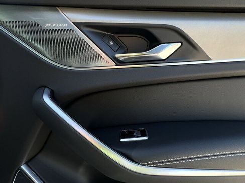 New 2025 Jaguar F-PACE R-Dynamic S image 25