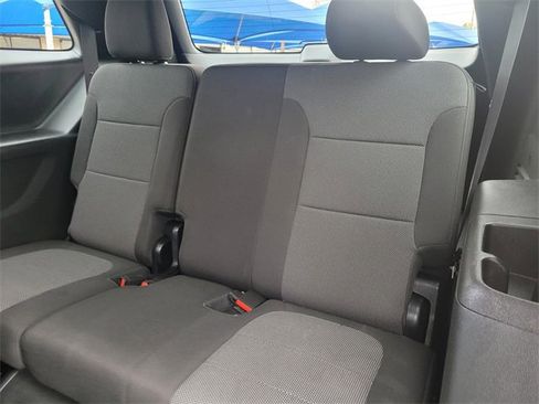 Used 2023 Chevrolet Traverse LT image 4