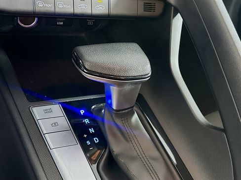 Used 2024 Hyundai Elantra SEL image 25