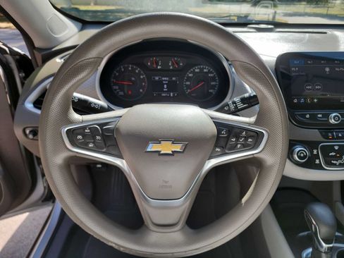Used 2022 Chevrolet Malibu LS FWD image 15